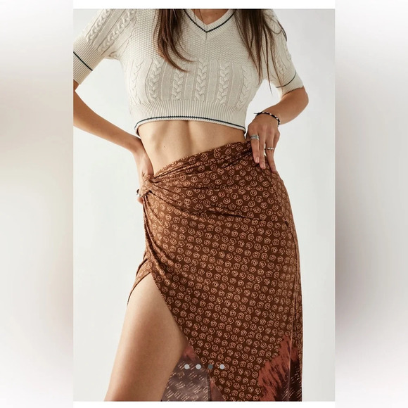 Free People Sarong It Feels Right - Size L - Picture 3 of 9